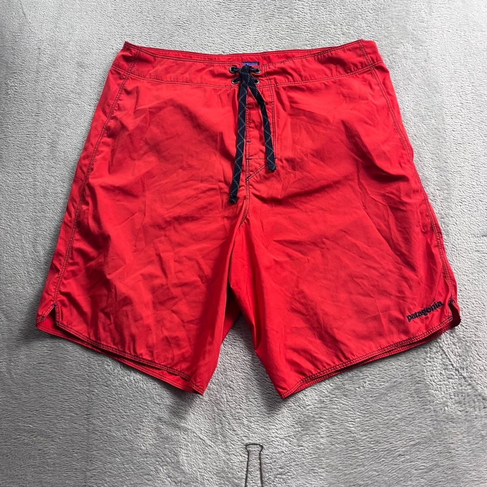 Patagonia Mens Red Wavefarer Board Shorts Size 32 Swim Trunks Ripstop
